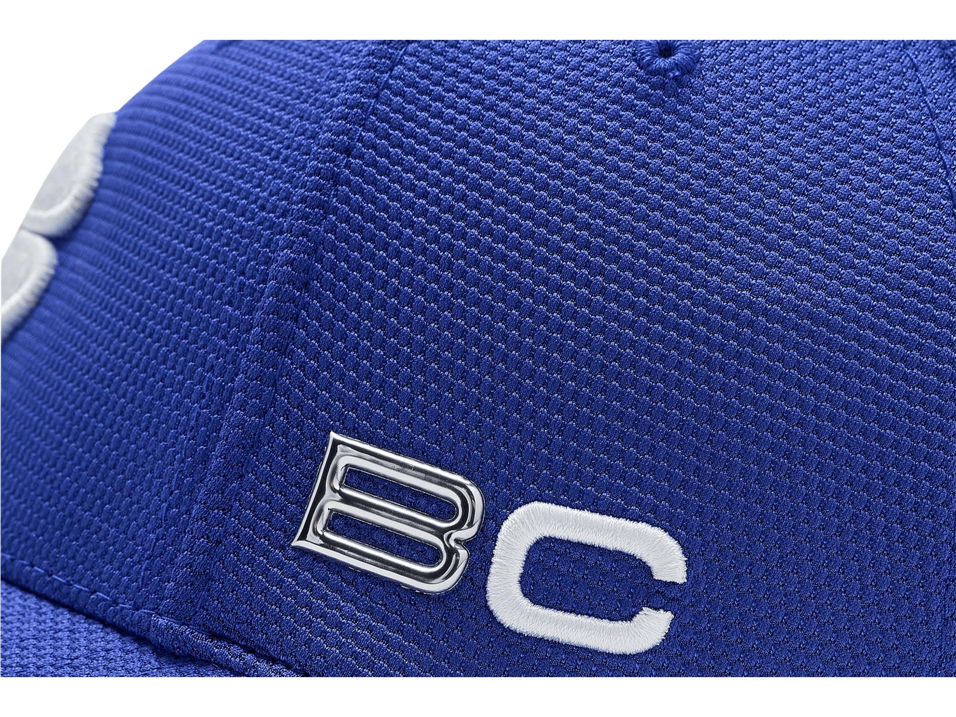 Black Clover Iron X Lagoon Hat — vista 1