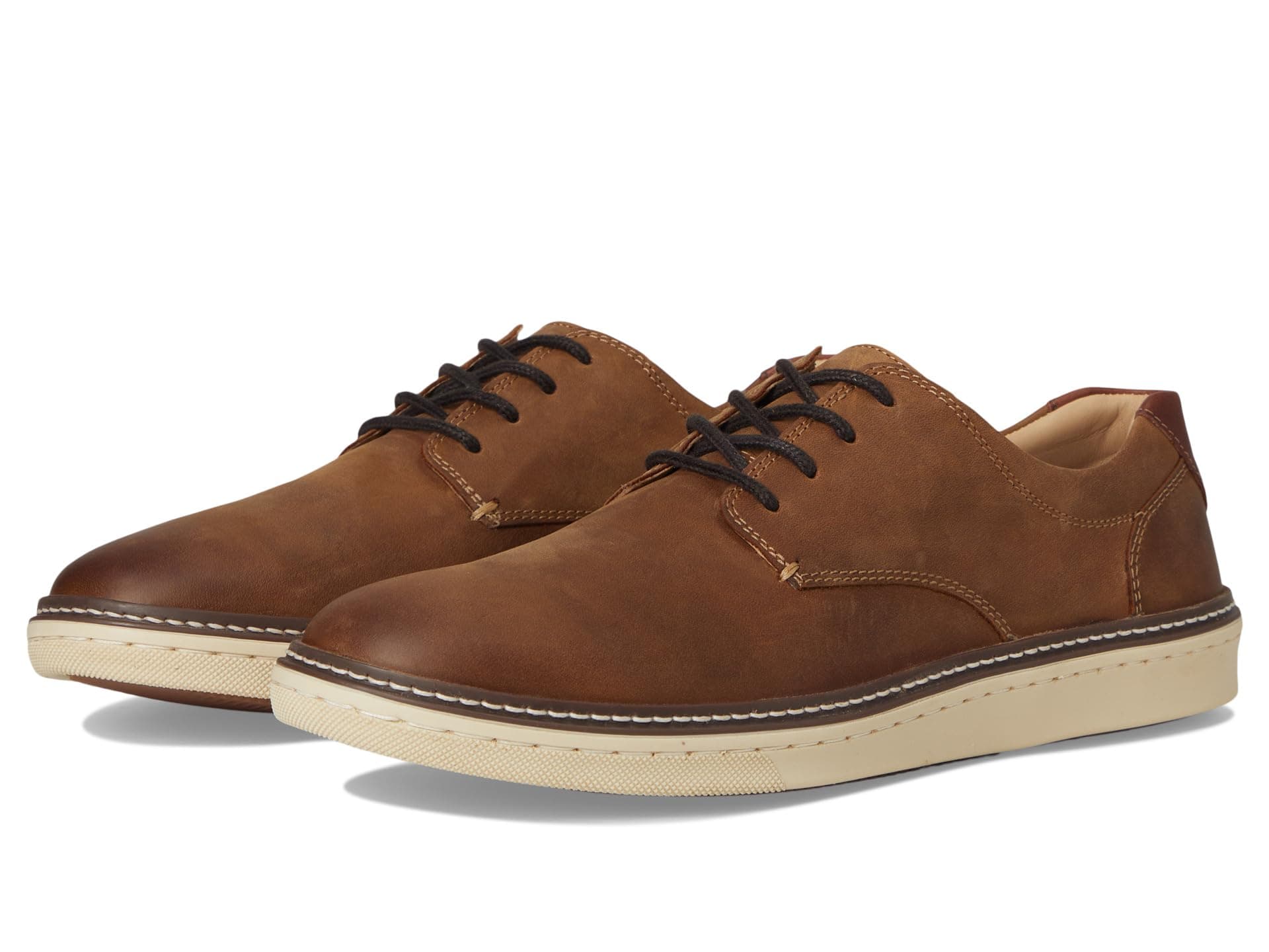 Johnston & Murphy McGuffey Casual Plain Toe Sneaker — vista principal