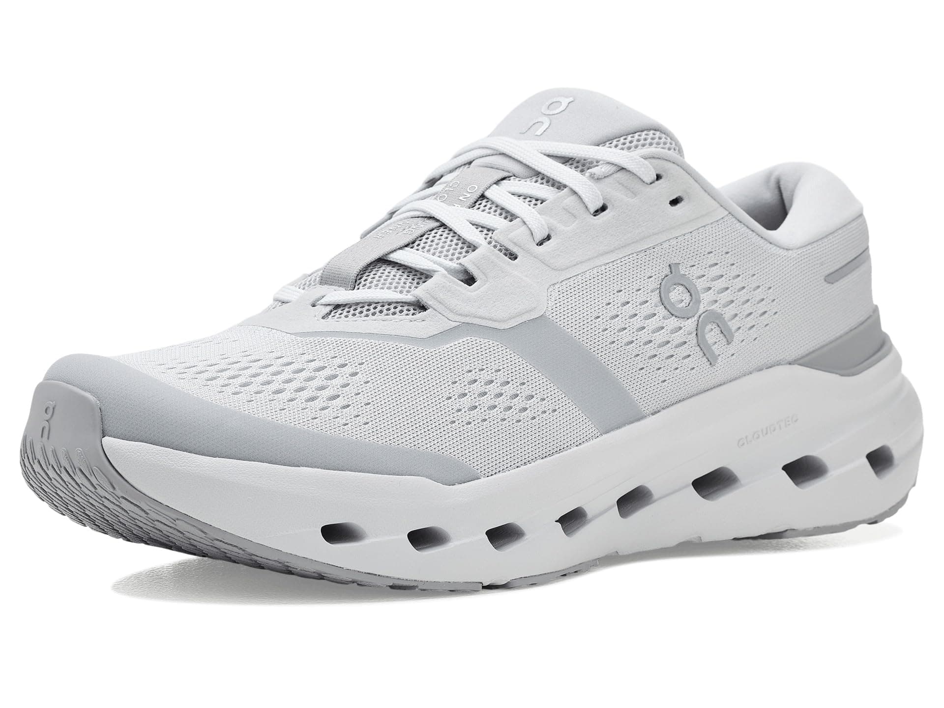 On Cloudrunner 3 — cor Gelo