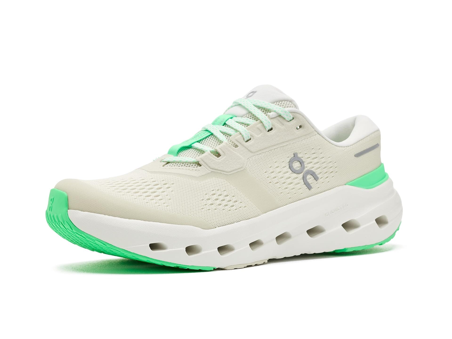 On Cloudrunner 3 — cor Off-white