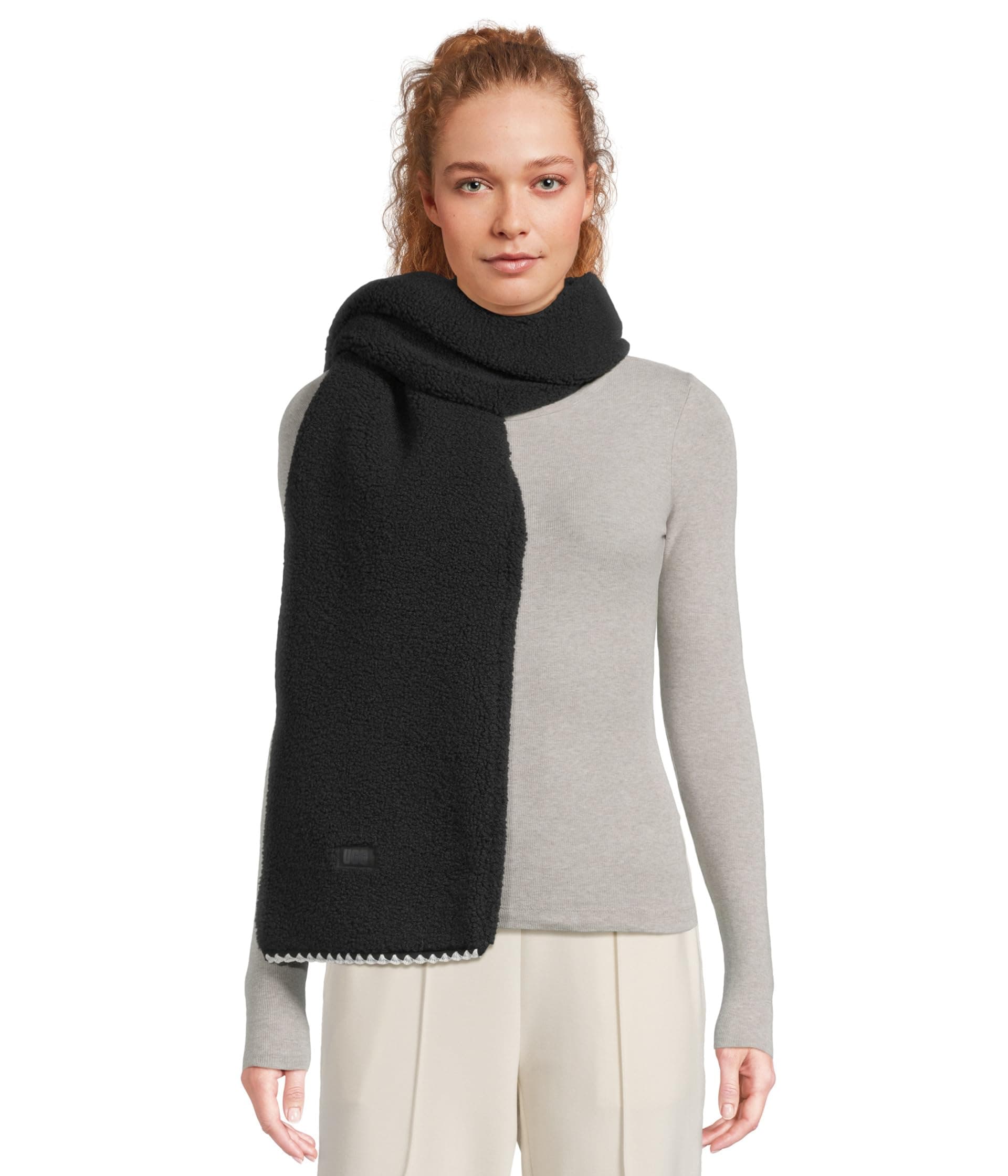 UGG Uggfluff Scalloped Scarf — cor Preto