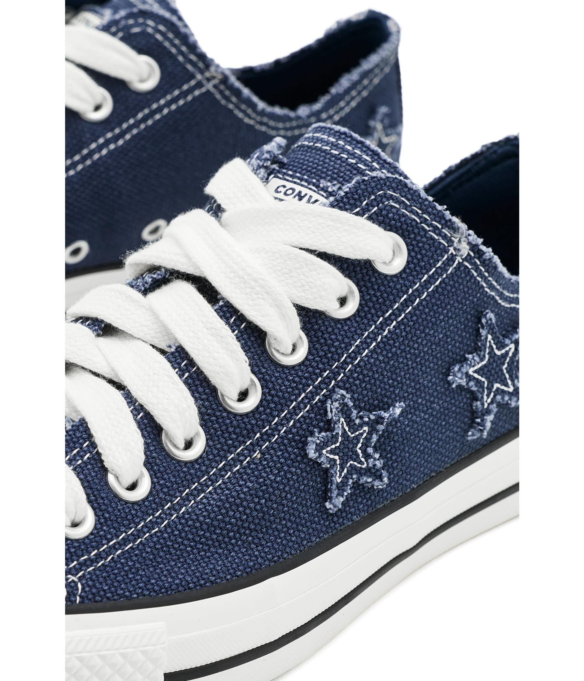 Converse Chuck Taylor All Star Distressed Stars Low Top Sneakers — vista 3