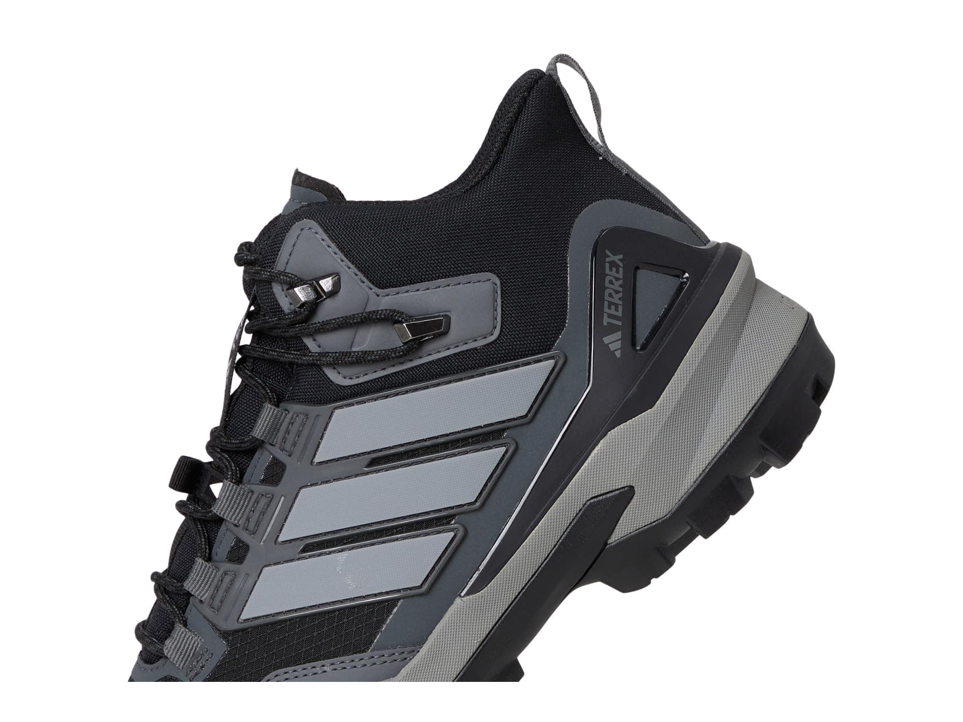 adidas Outdoor Terrex Skychaser GORE-TEX Mid Top Hiking Shoes — vista 3