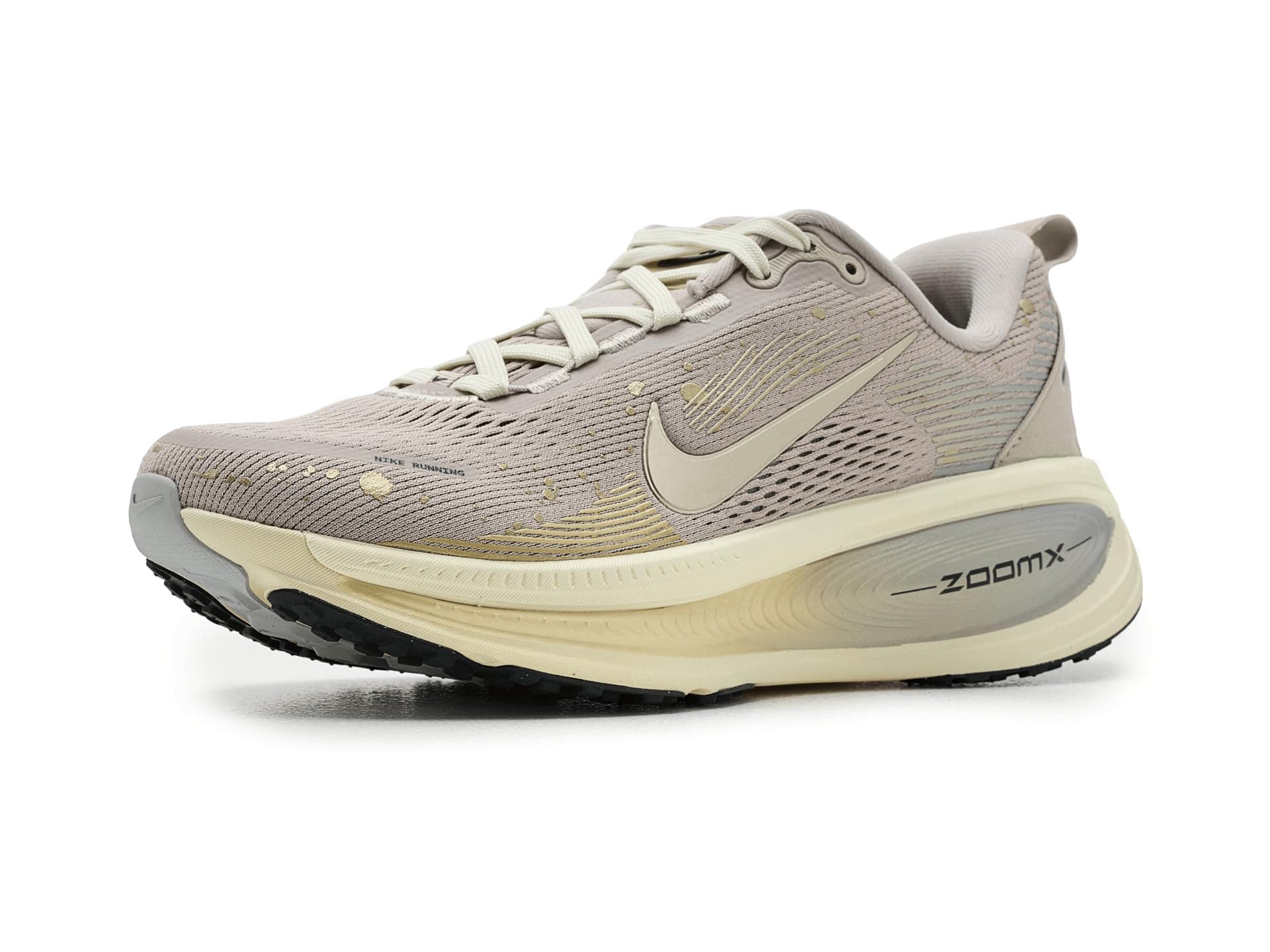 Nike Vomero 18 — cor Dourado